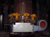 電極壓放油缸及電極加熱風機